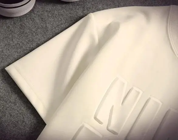 
Modern fancywork Embossed Print men short sleeve Custom Design T-shirt 