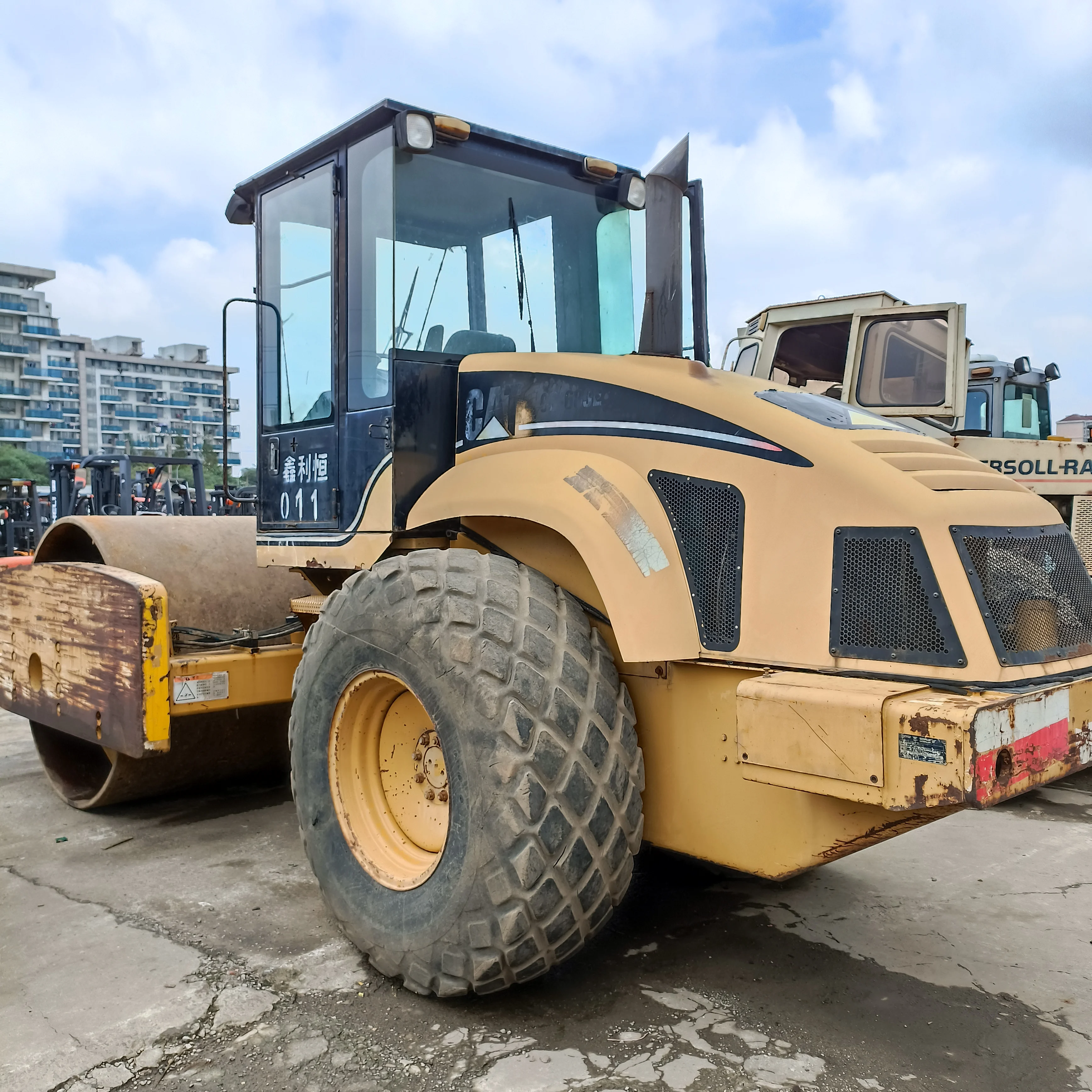 Roller Machine Vibratory Single Drum Road Roller  Engine Catcs383e roads roller for sales
