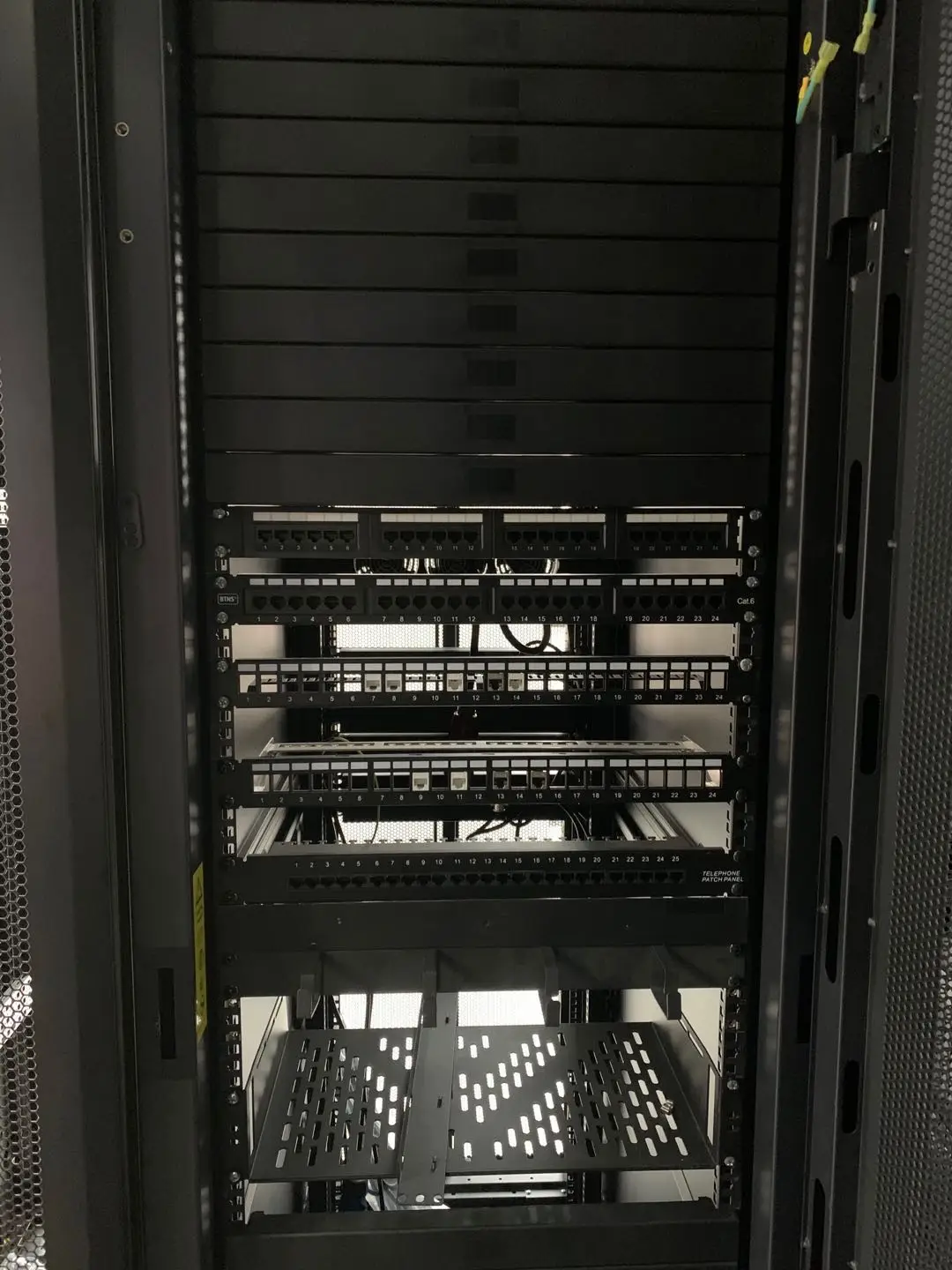 1U toolless plastic Blank Rack Mount Panel Spacer for 19-Inch Server Network Rack Enclosure