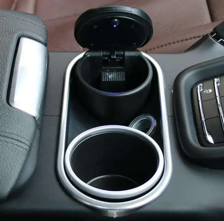 Universal Auto Interior Accessories Custom Logo Car Ashtray With LED Light Car Smokeless Container Smoke Cup Holder Storage