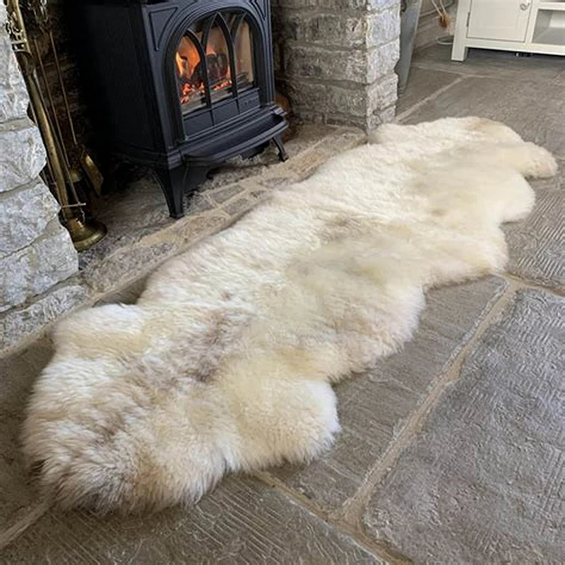 Decorative Luxury 13cm Long Hairs White Color Mongolian Tibetan Lamb Skin Fur Throw Rugs
