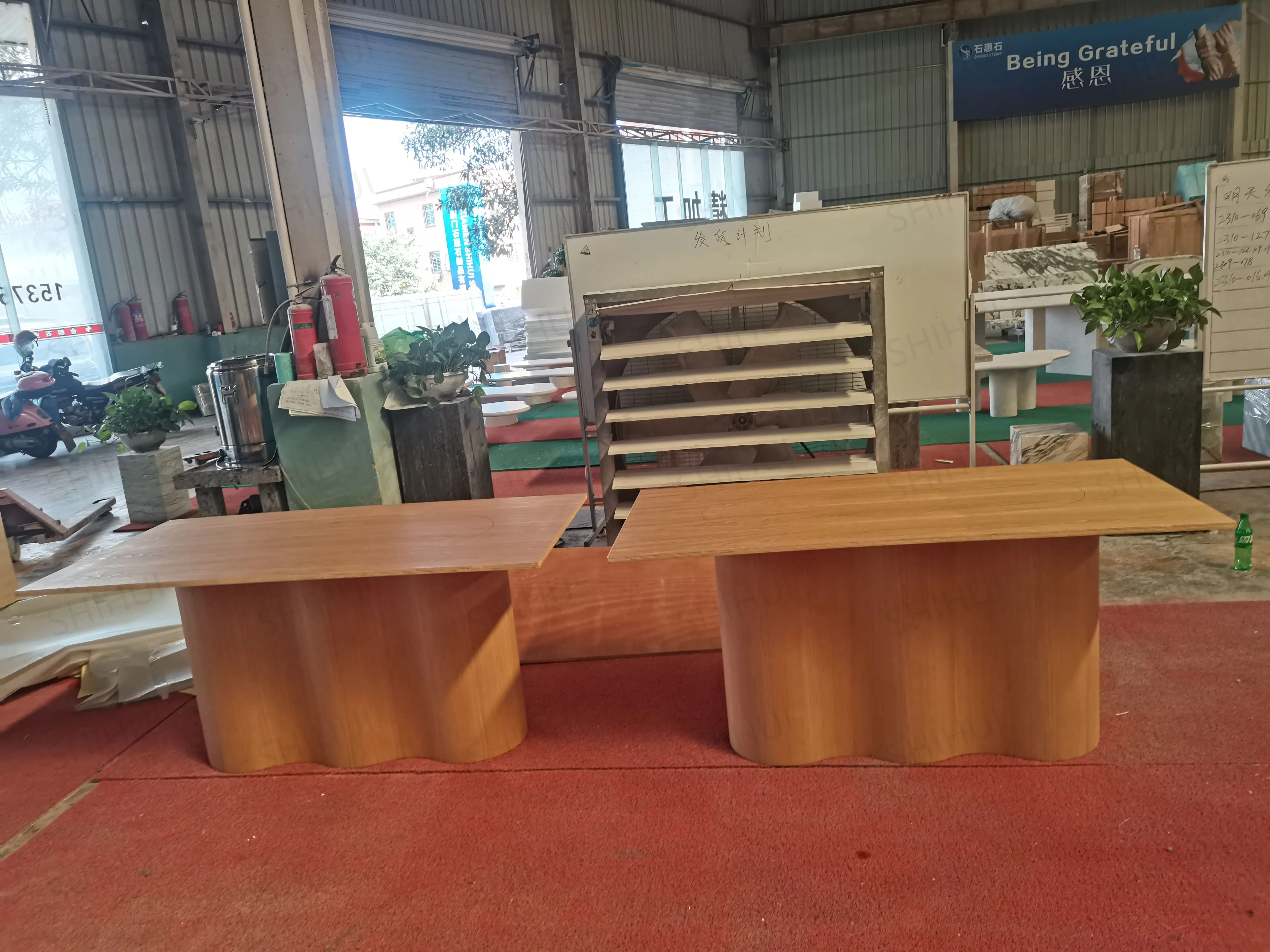 Прямоугольный бежевый обеденный стол из натурального камня 12