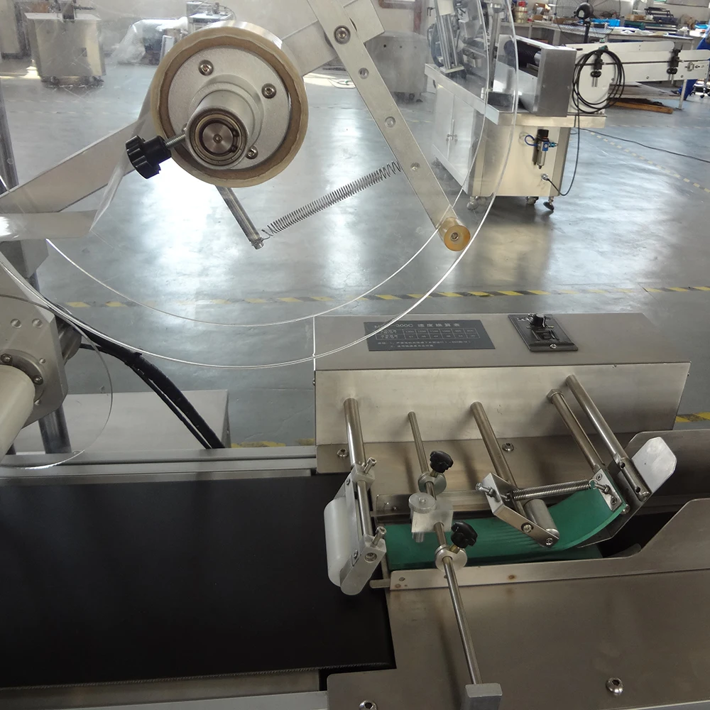 cardboard box paging labeling machine