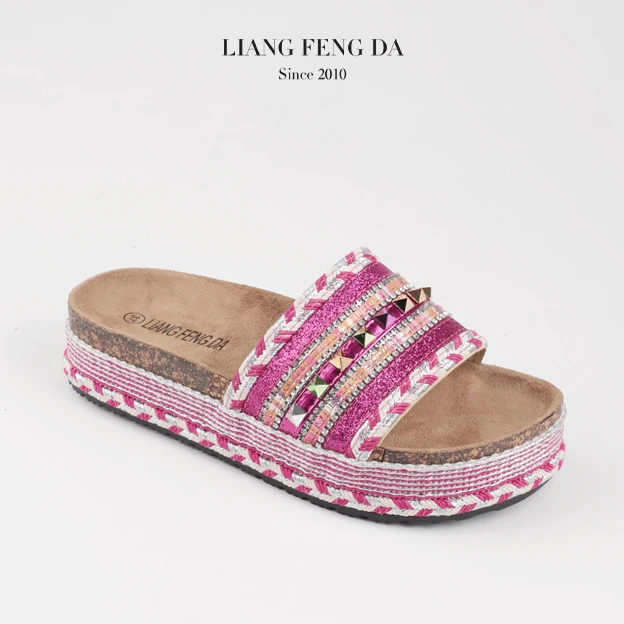 designer sandals Factory Supply Hot Sale Cork Flat Sandals Summer New Design Slippers Luxury Diamond Flat Outdoor OEM for Ladies PVC Shoes Round heel protection