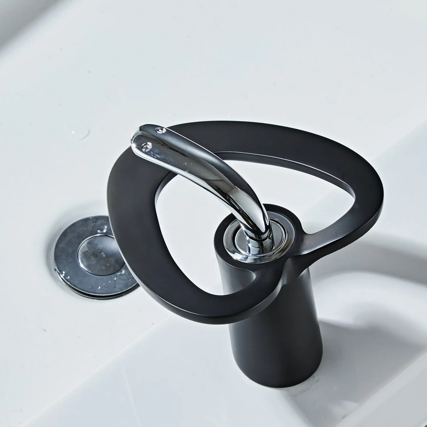 Deck Mount Black Chrome Water Faucet Brass Basin Tap With Single Hole