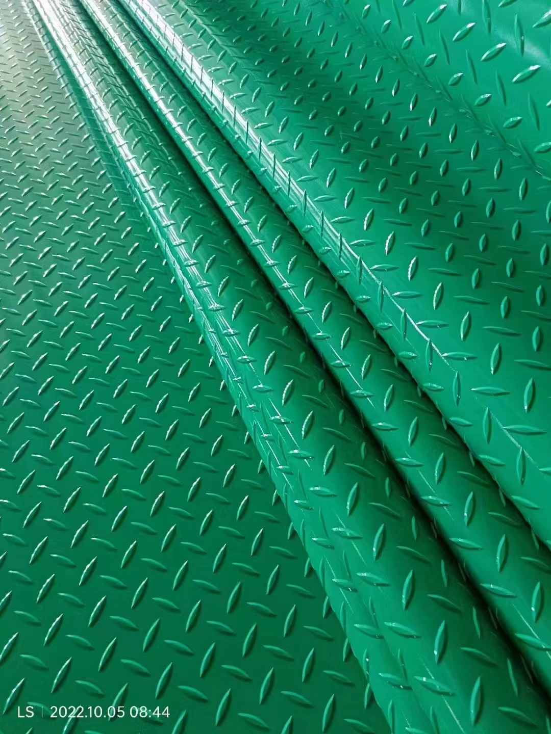 Best price Industrial pattern 1.6/3mm 0.9*12m anti-skid PVC Plastic Rubber Floor Mats for garage factory Kitchen Swimming Pool