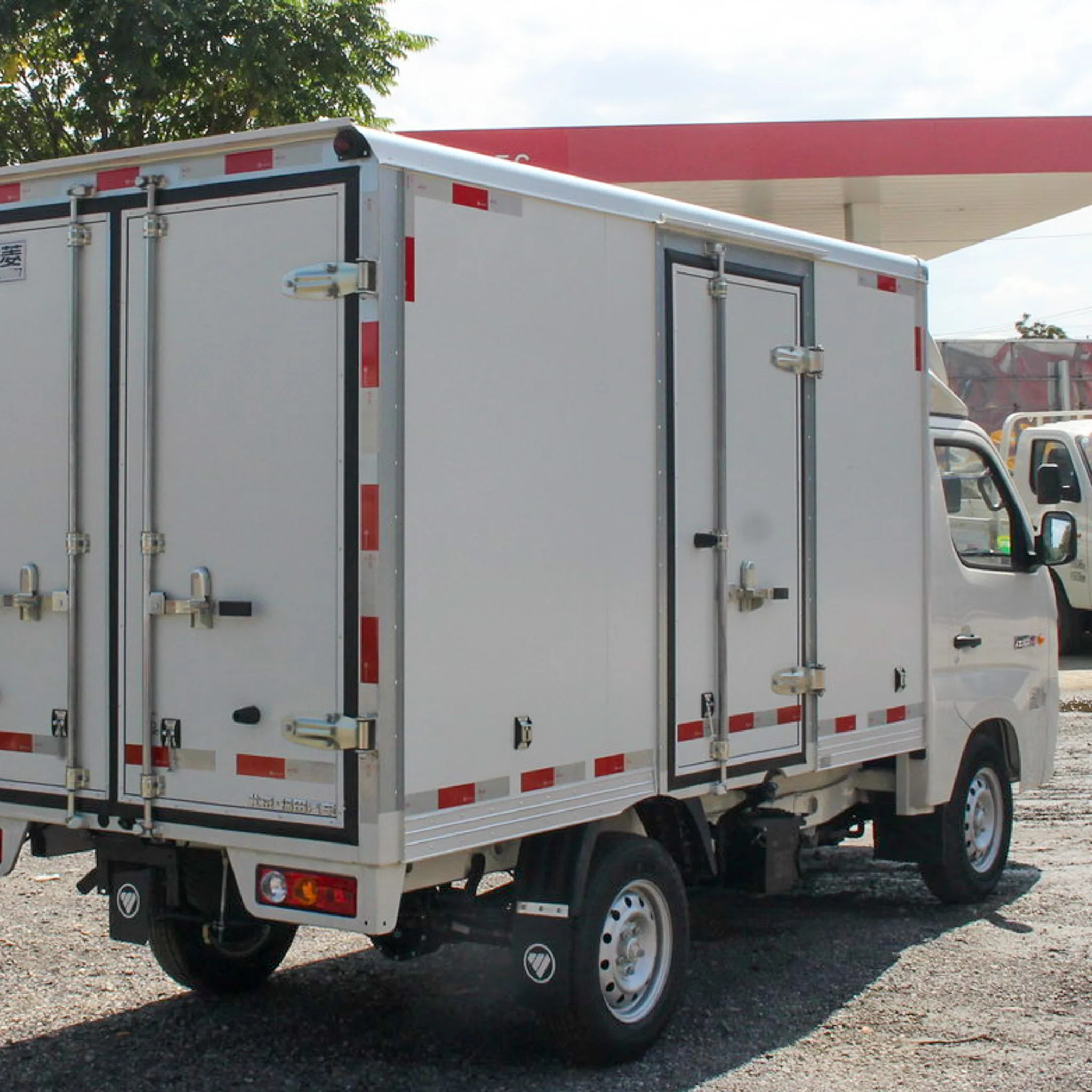 Hot sale Chinese Mini Trucks Box cargo Brand New for foton Xiangling M1 Box cargo mini truck 2-Seaters