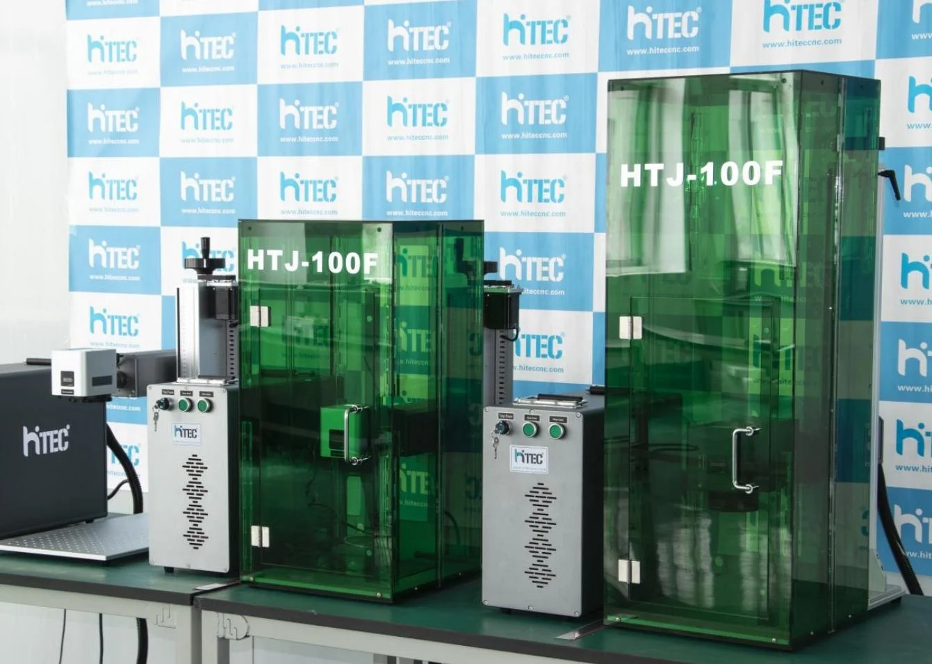 2.5D 3D 20w 30w 50w 80w 100w Jpt Mopa M7  Raycus Engraver Fiber Laser Printing Marking Machine For Guns Jewelry Embossing