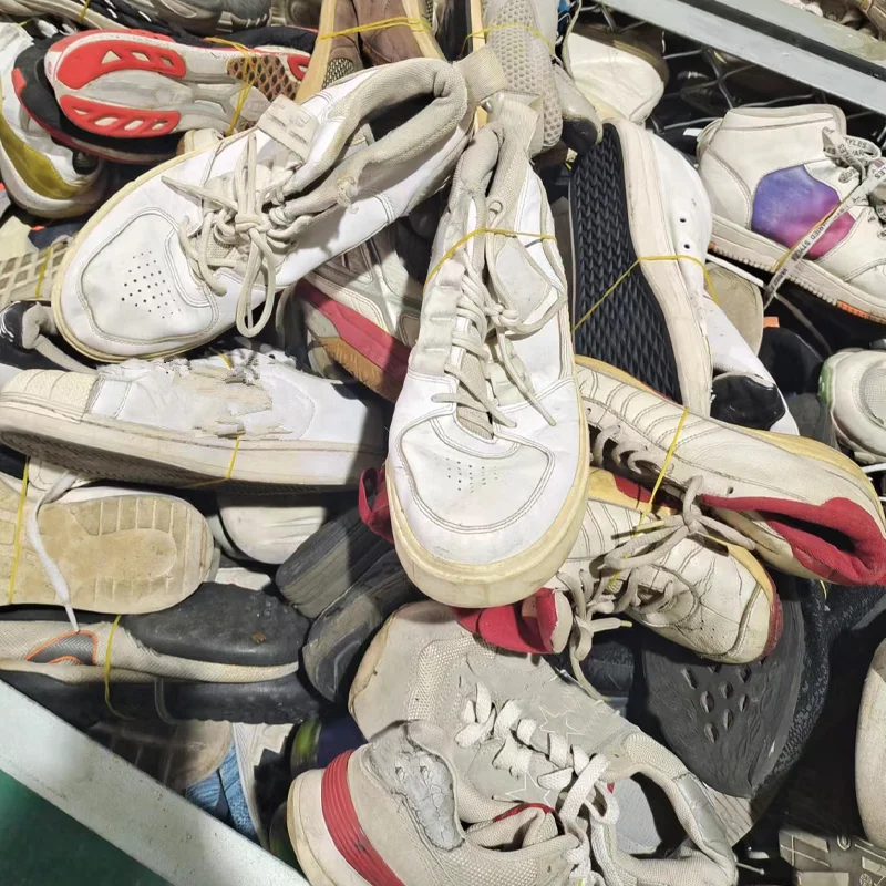 Unisex Velcro Sports Shoes for Kids Black-White Mixed Pack Wholesale Factory Used Sneakers