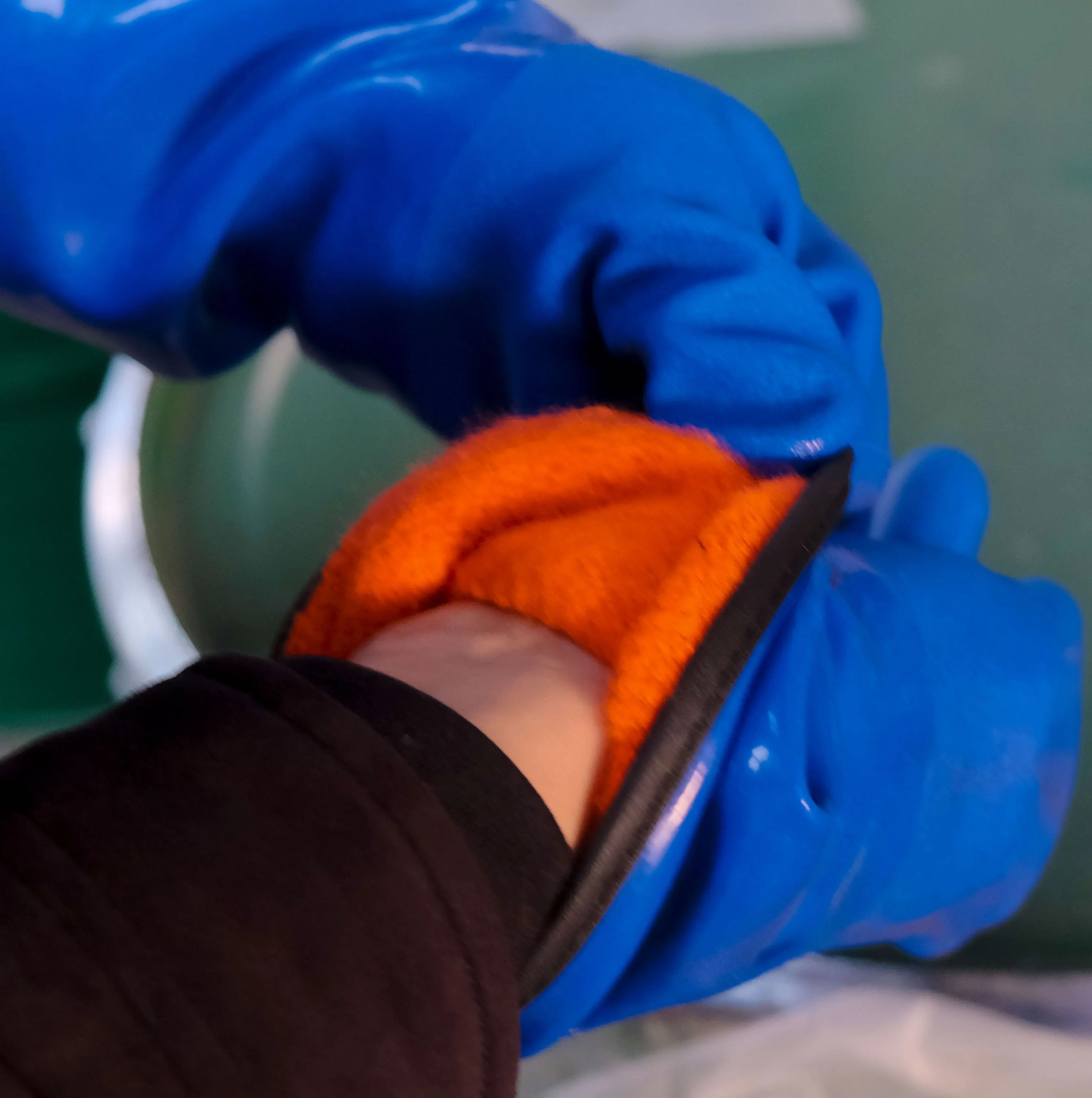 SKYEE top sale pvc dotted cotton natural rubber chemical resistant anti cold thermal industrial gloves for household cleaning