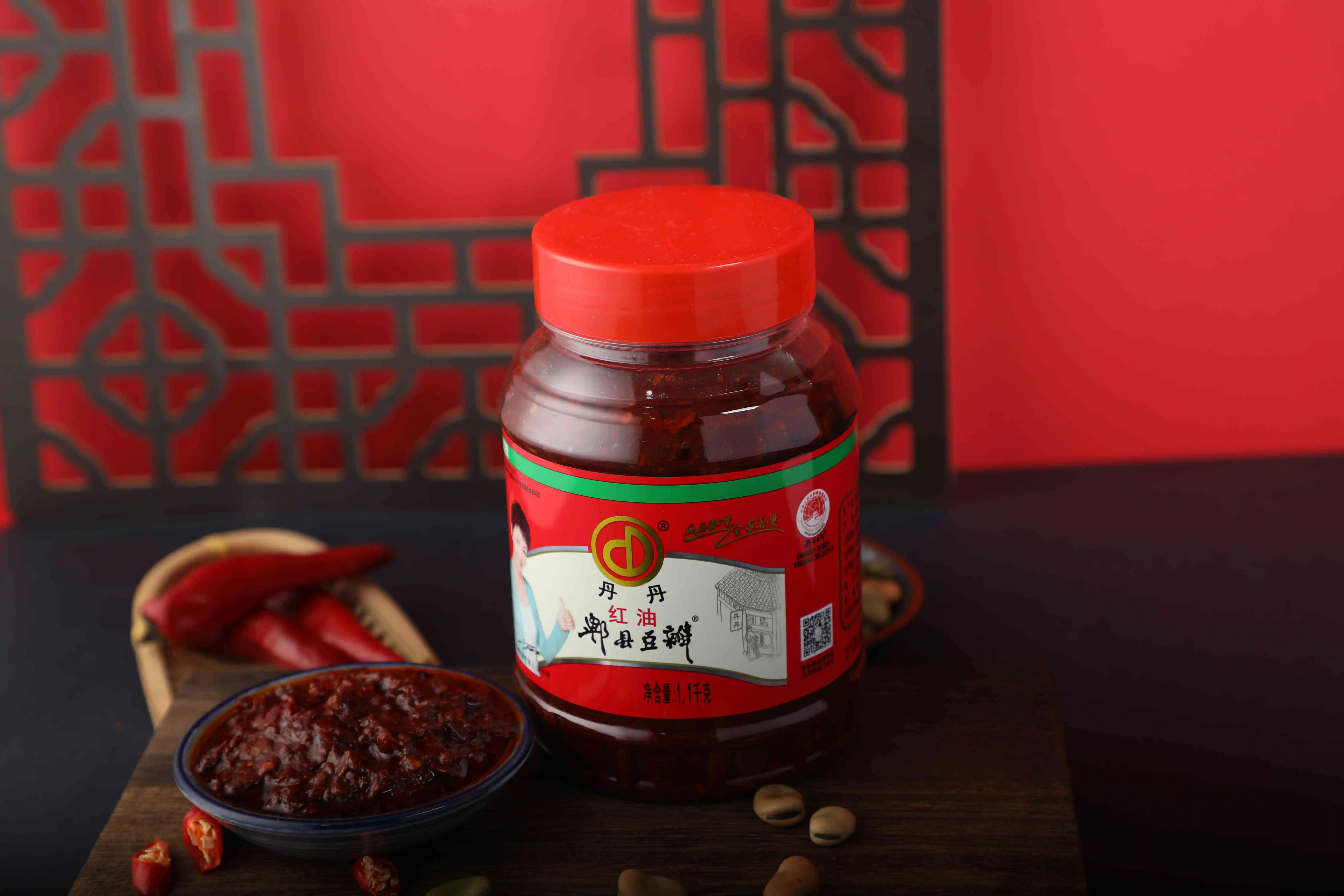 
Wholesale Chinese Famous 500G Chilli Spicy Salty Sauce Hot Pepper Bean Paste With Oil For Hotpot Cooking 