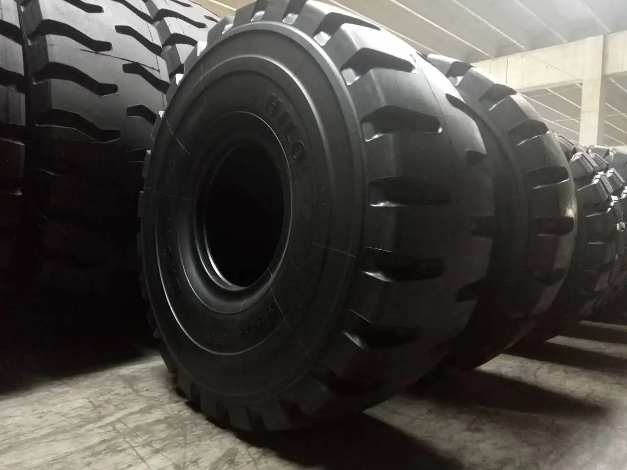 DYNAMAXX MS501 26.5R25 Tire