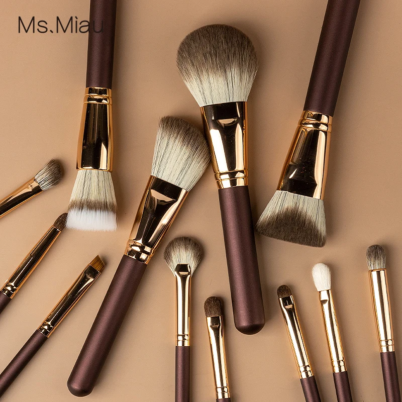 2024 Hot Selling Upgraded Brush Type Artificial Imitation Animal Hair Own Brand Professional Makeup Brush Wholesale for Makeup