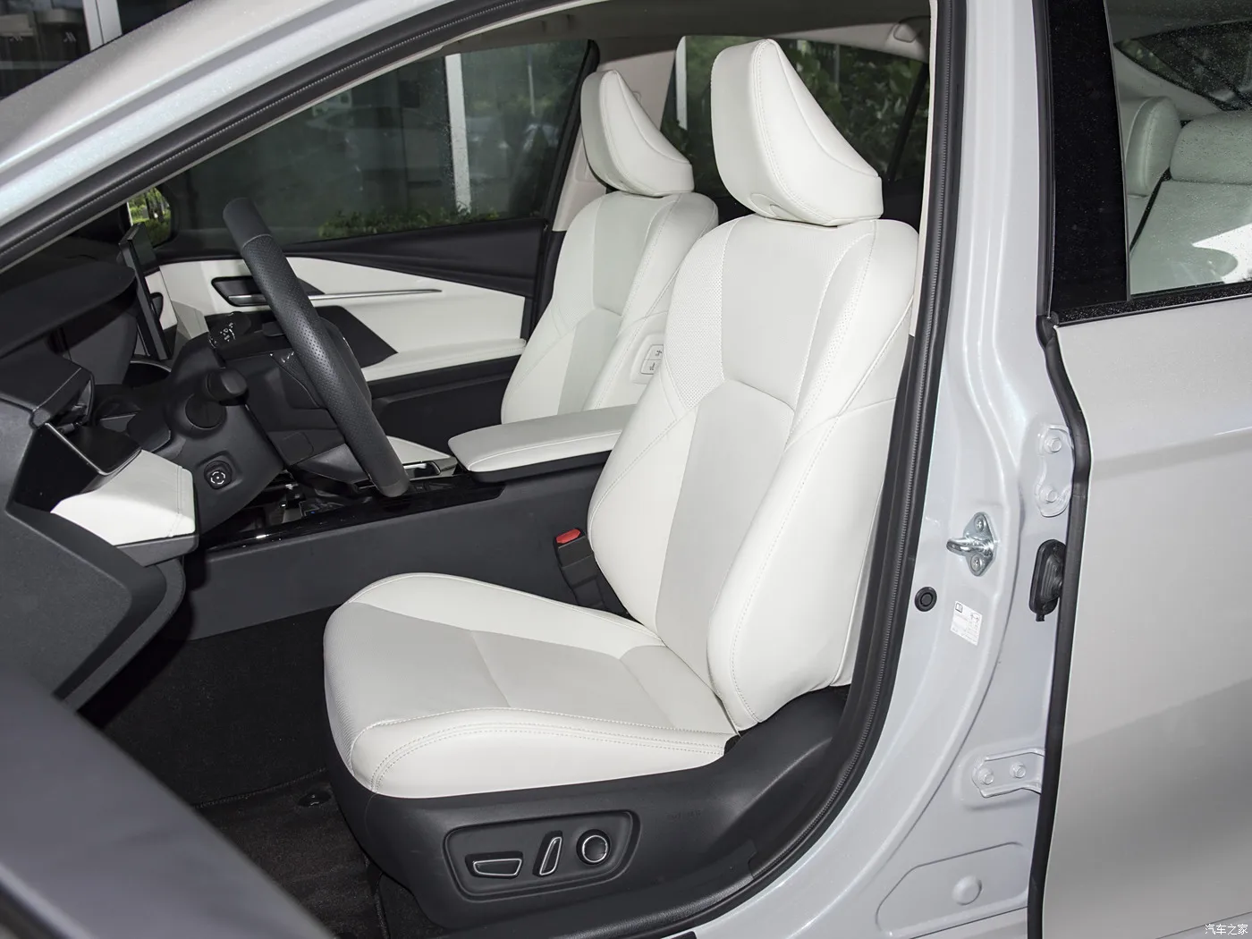 HOT SELLING 2024 CAMRY 2.5L HQ L4 ULTIMATE EDITION HYBRID USED CAR E-CVT SEDAN 2024 NEW VEHICLE FOR SALE