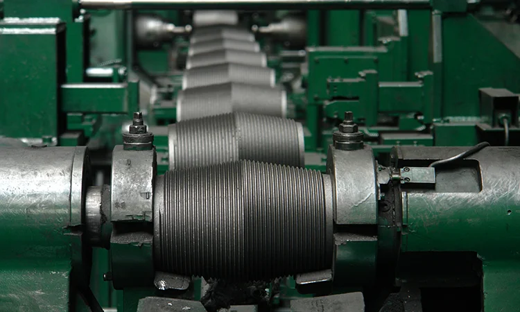 China Manufacturer High Carbon UHP/High Power/RP Graphite Electrode 100 200 300 400 500 600 700mm