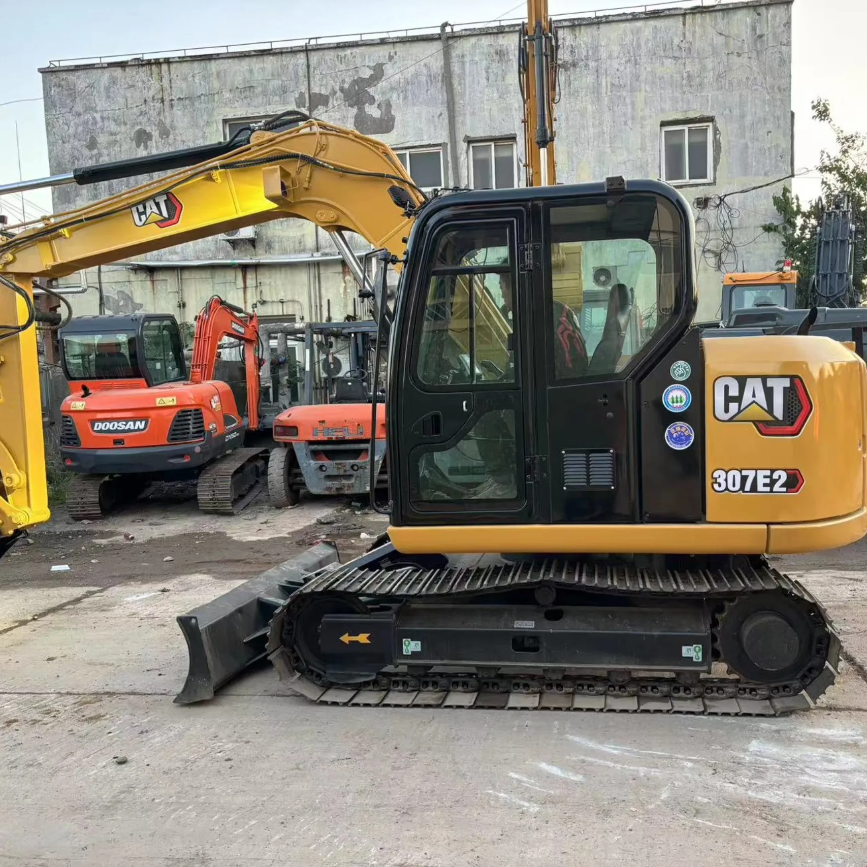 Экскаватор caterpillar 307e 7 тонн б/у 2023 год Гусеничный мини-экскаватор carter 307e2