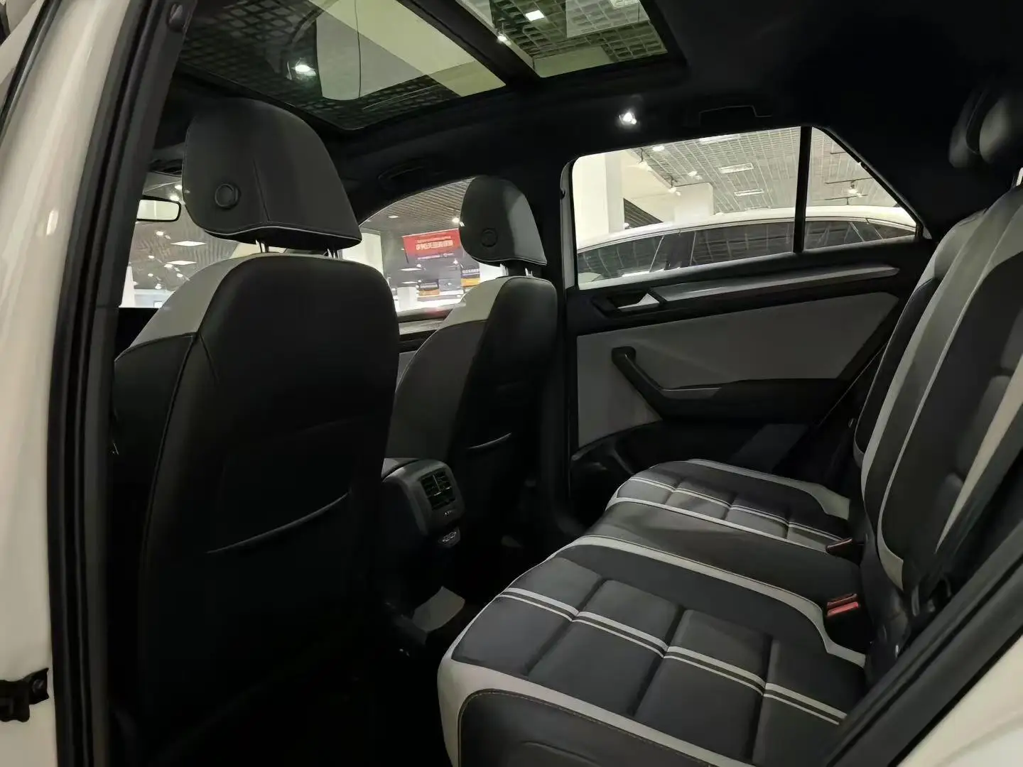 Подержанные автомобили VW T-Roc дешевые бензиновые Volkwagen китайские подержанные T ROC