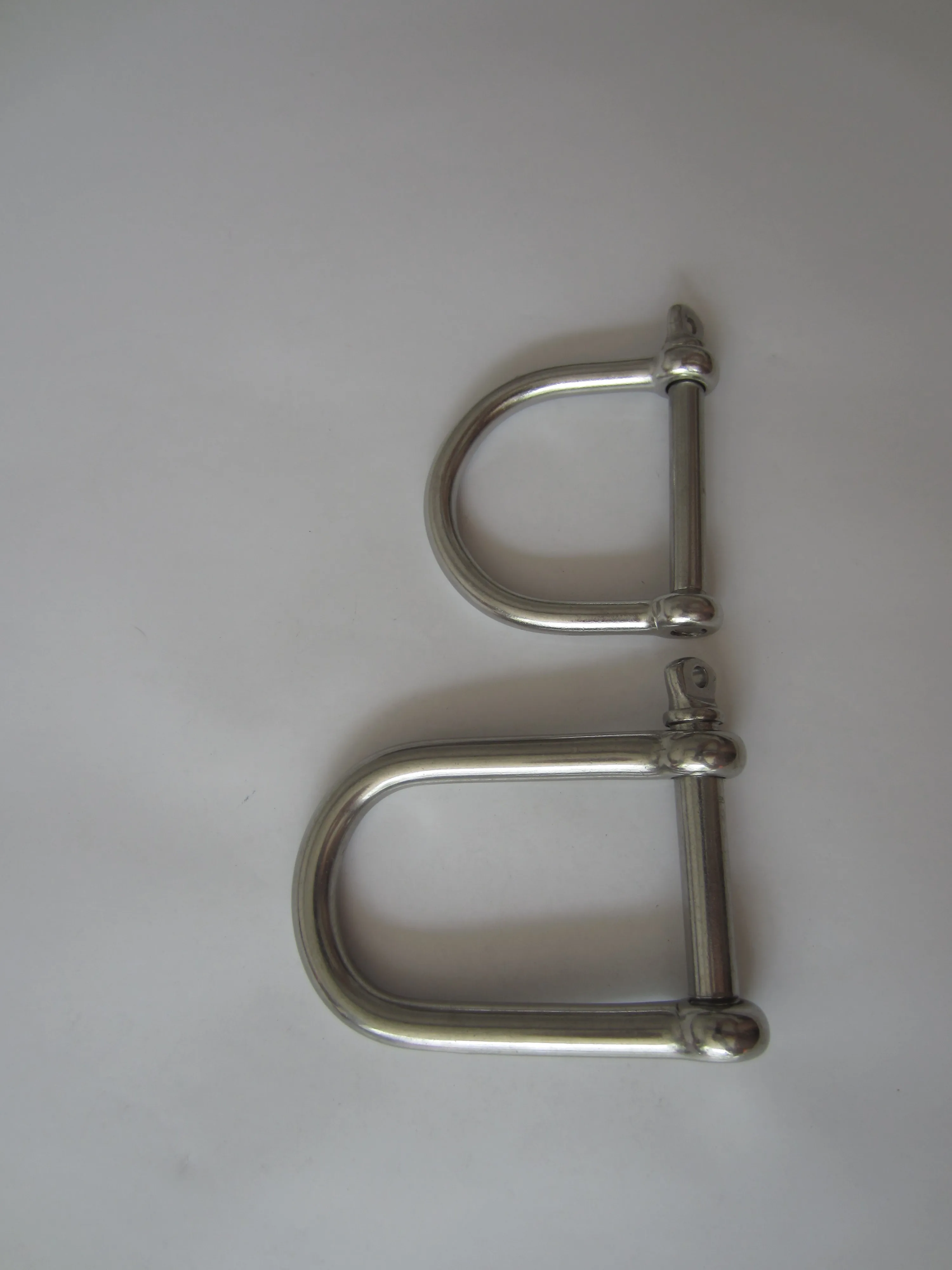 Stainless steel Wide D Shackle for marine and industrial rigging aplications