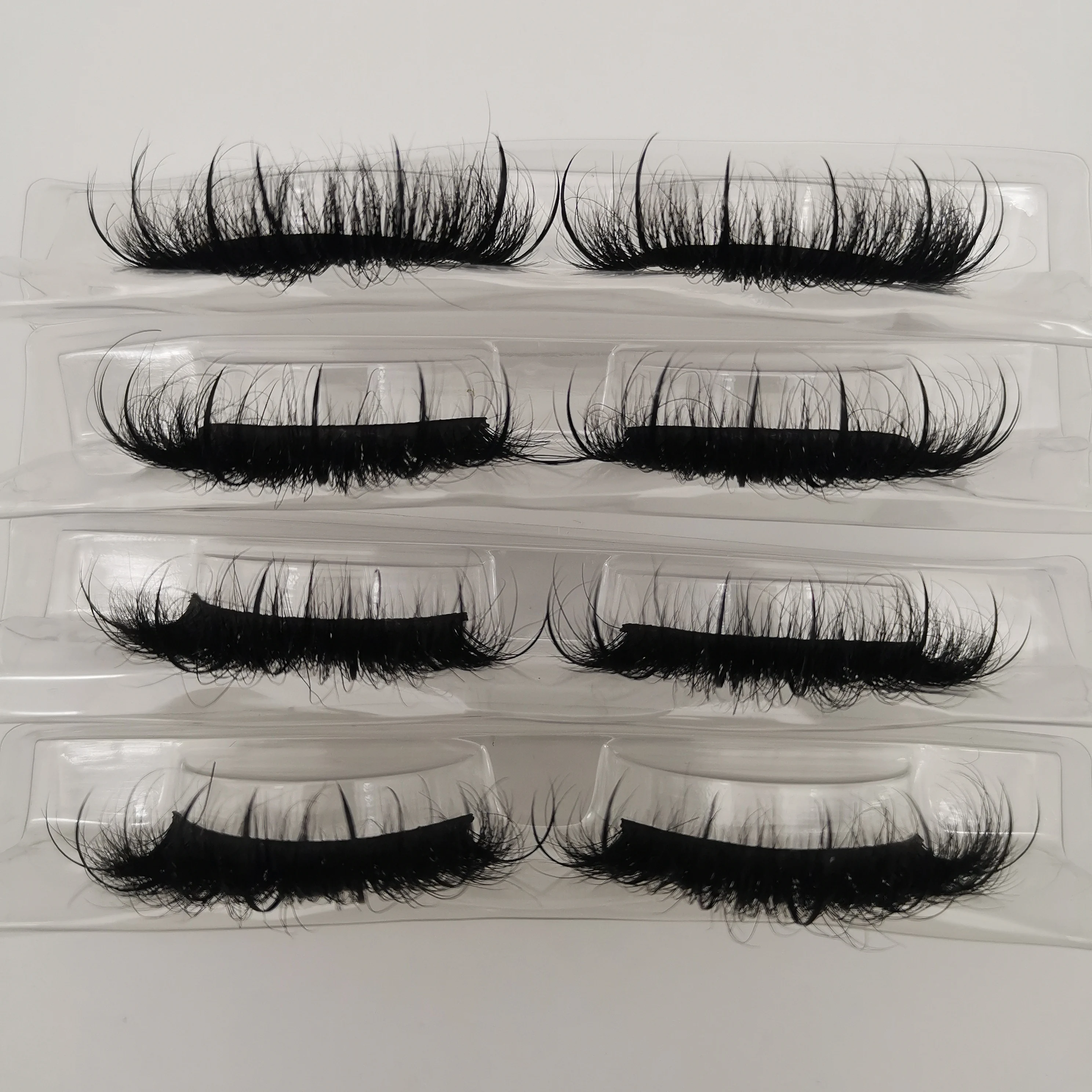 New Design 16mm 20mm Mink Eyelashes Private Label Mink Lashes With Spikes Strip Lashes That Look Like Eyelash Extensions