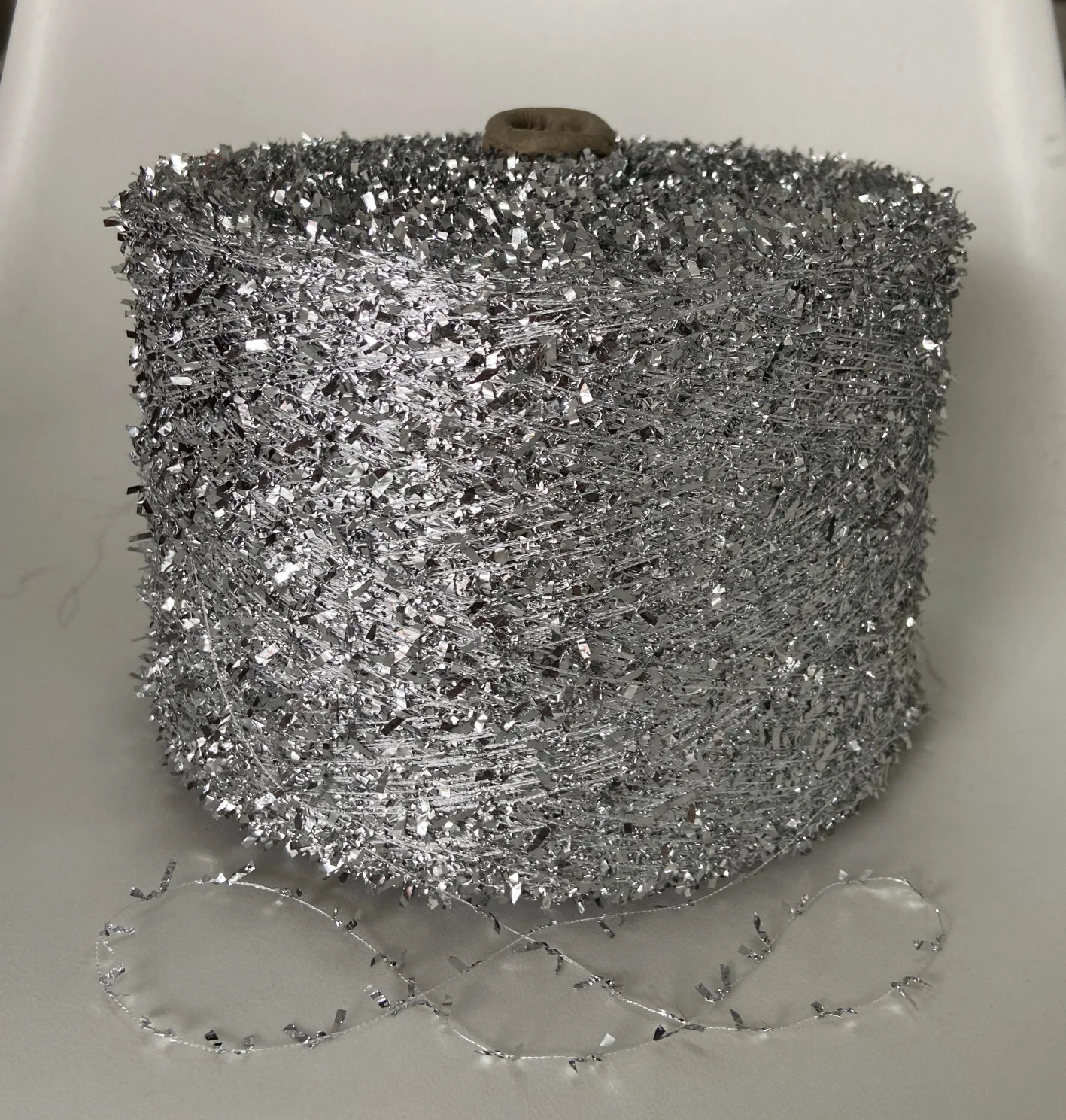 Factory Wholesale Thick Polyester Chenille Chunky Yarn Gold and silver silk half edge velvet yarn