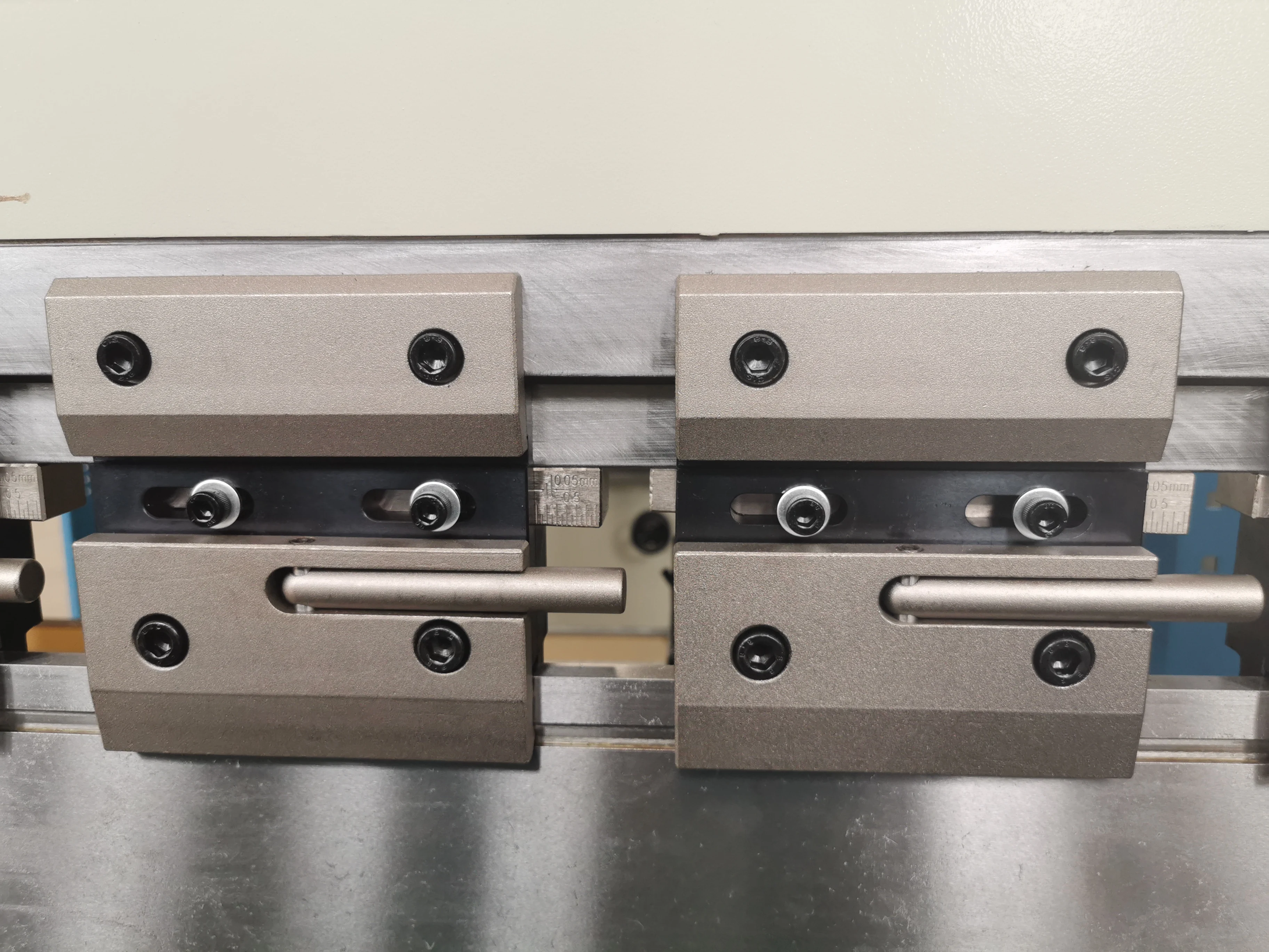 
2019 hydraulic CNC sheet metal bending machine used hydraulic press brake 