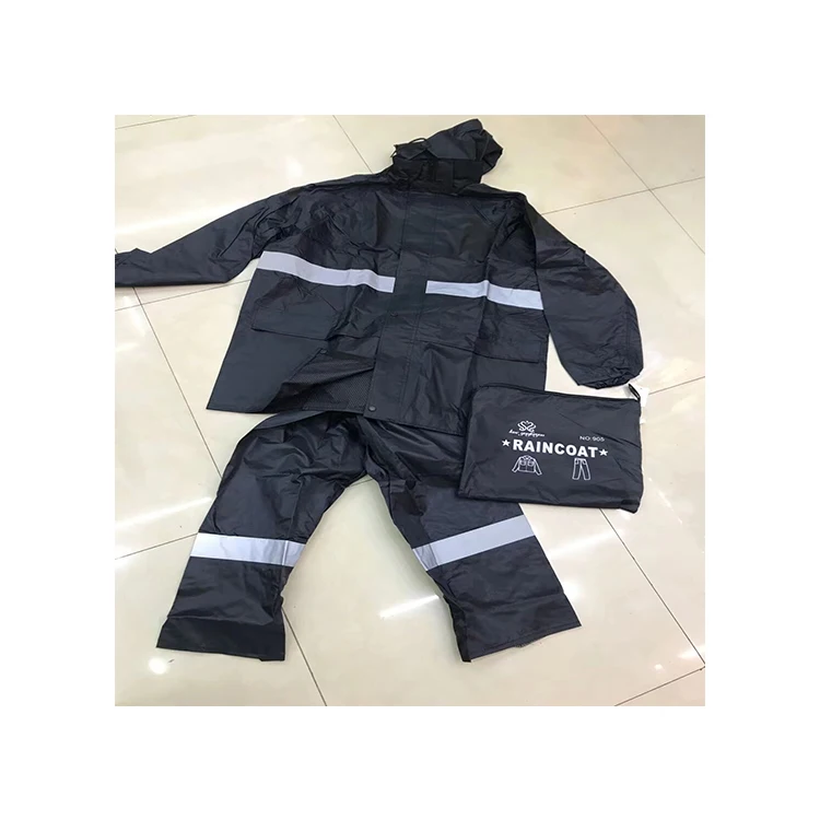 Конкурентная цена, безопасная защита с использованием 170T нейлона/ПВХ со светоотражающей лентой 5 см, брюки + куртка типа дождевой костюм