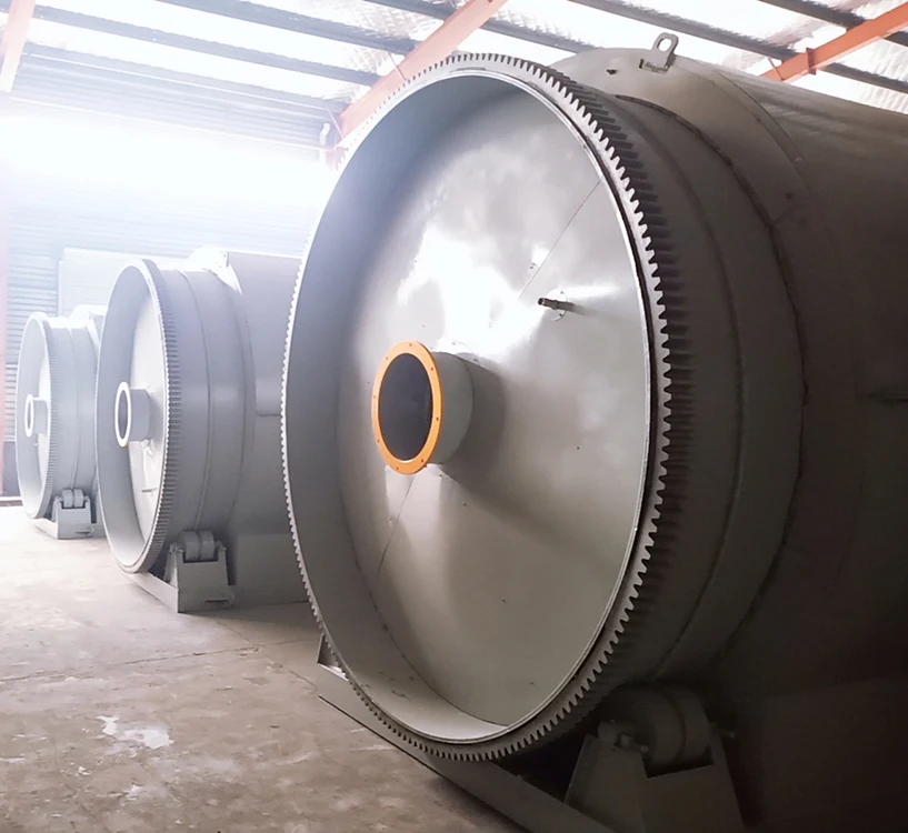Hot sale  depolymerize waste plastics into oil pyrolysis plant and waste recycling machine