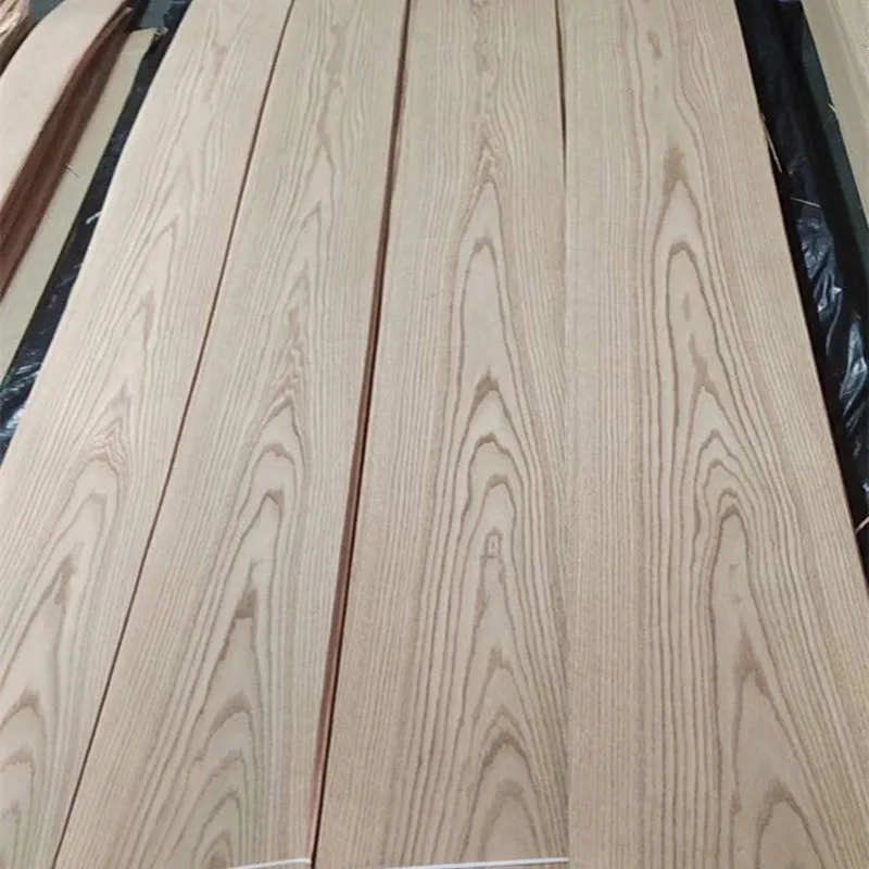 Poplar Material Oak Veneer Good Quality Crown Cut Grain Light Oak Veneered Mdf