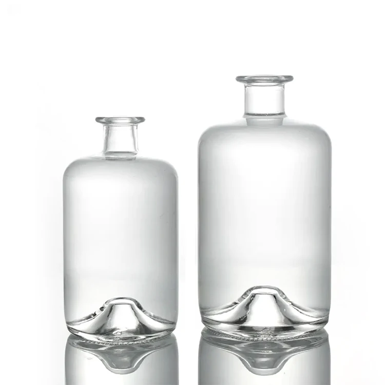 Custom Brand 500/700/750ml Glass Gin Liquor Whisky Vodka spirit Storage Glass Bottle with Cork Stopper