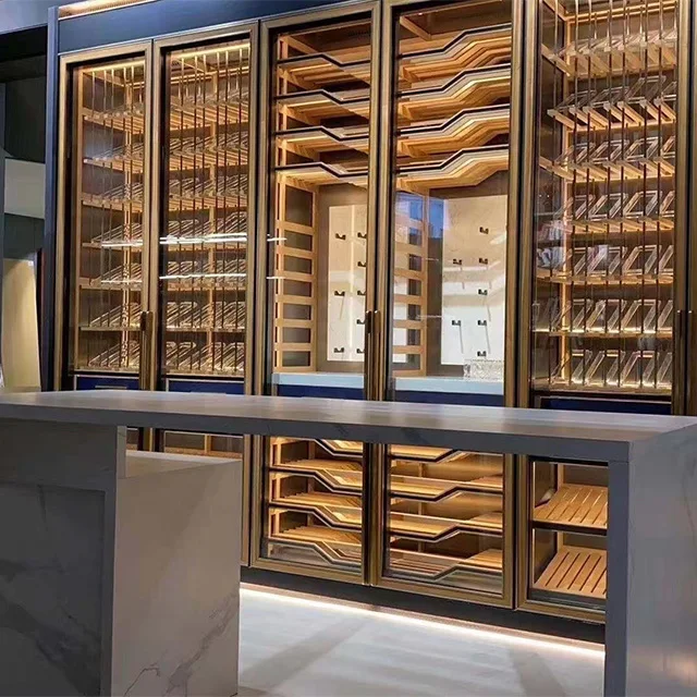 Декоративный шкаф из нержавеющей стали