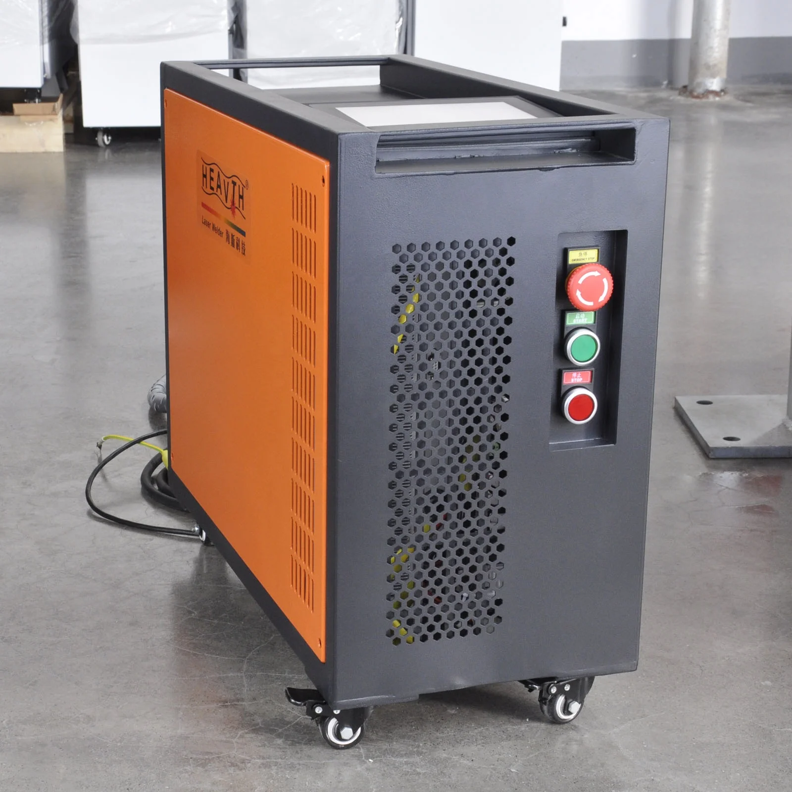 Light Weight Laser Welding Machine Air cooled laser welder Portable Fiber Laser Welder with Wire Feeder for Outdoor Work