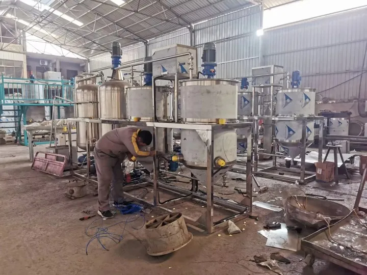 Good Quality And Long Use Oil Refining And Deodorization Machine Crude Oil Refined Plant Edible Oil Refinery Machinery Equipment