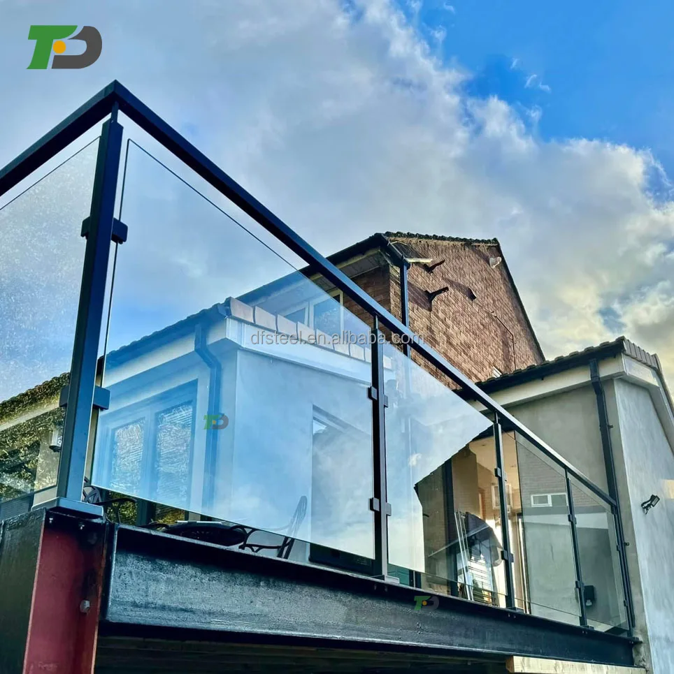 DF Hot Selling Stainless Steel Balustrade Stair / Balcony Glass Railing Post Deck Railing System