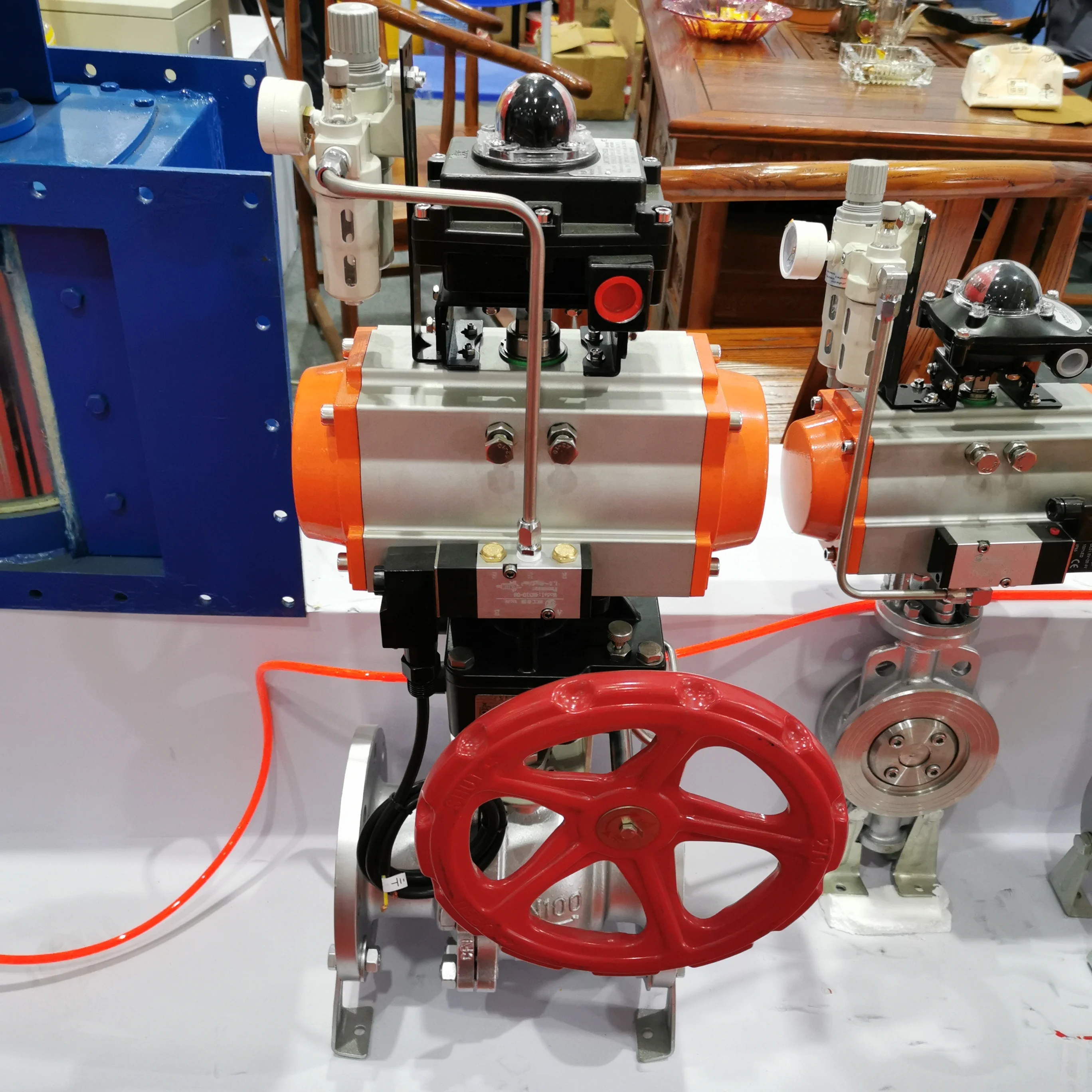 pneumatic head has a limit switch stainless steel globe valve