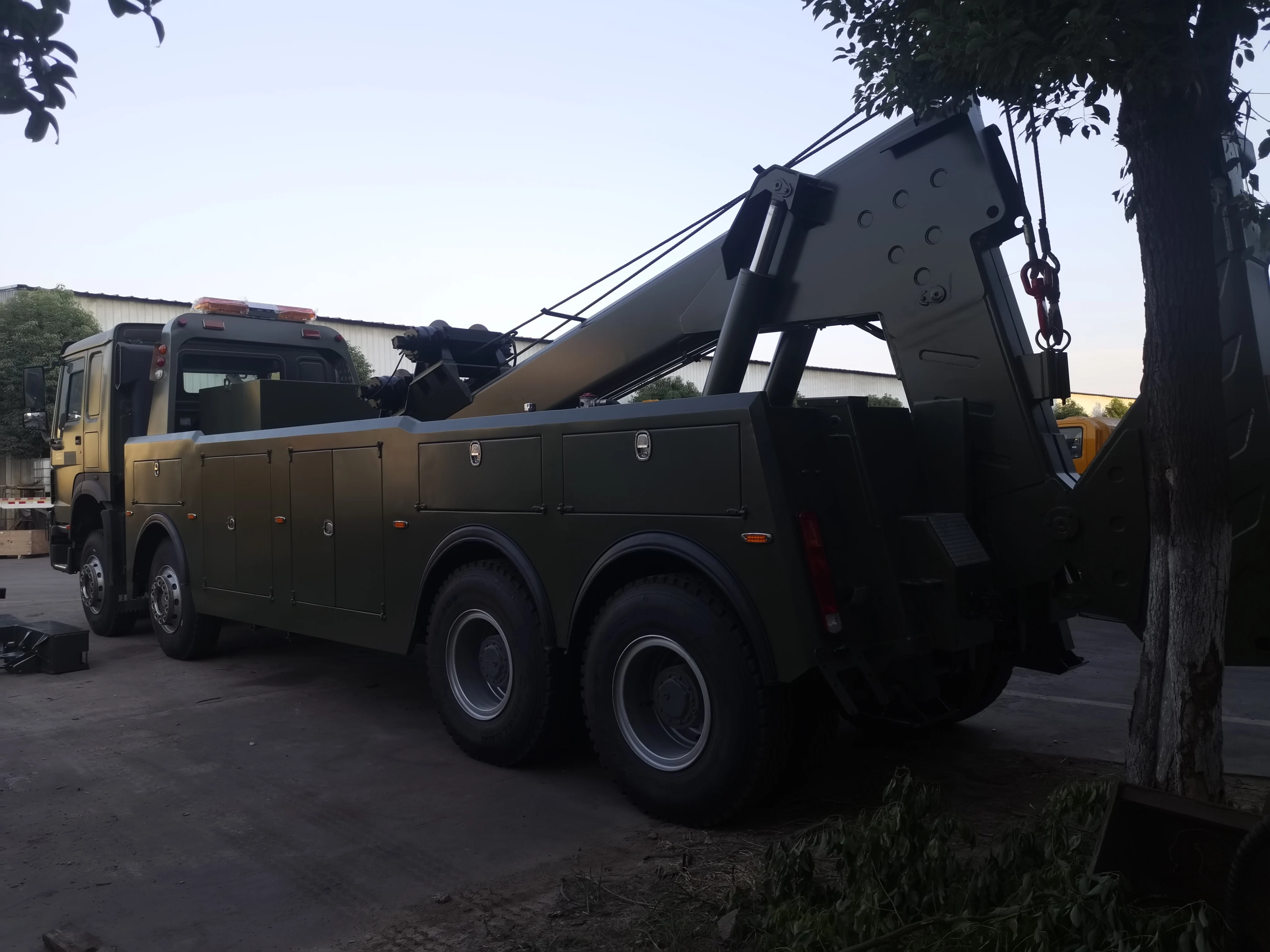 Factory Direct Sinotruk Euro II 8x4 30 Ton Wrecker Tow Truck Efficient Diesel Manual Used Convenient Trailer Wrecker One Tow Two