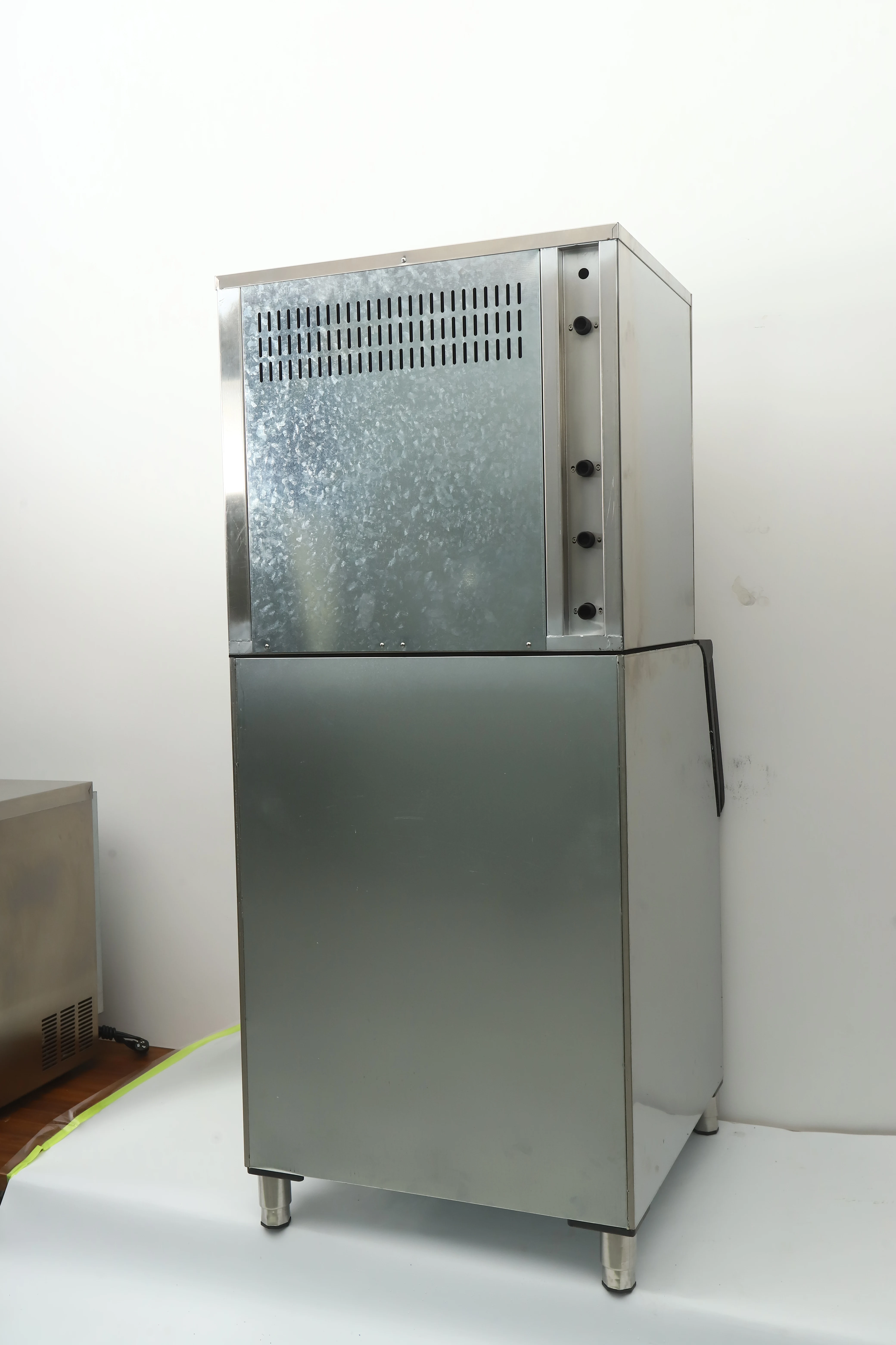 180Kg 24Hours Commercial Crescent Ice Maker Machine Made In China Crescent Ice Machine