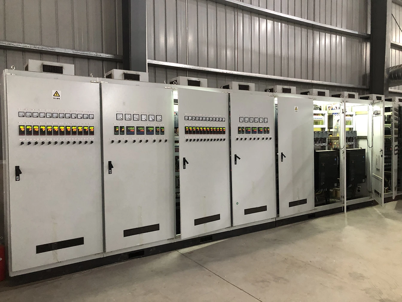 Huiyu 2.4M SMS Spunbond and Meltblown Nonwoven Fabric Making Production Line with High Specification