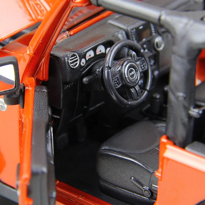 Модель 1:18 автомобиля Maisto Wrangler Williys