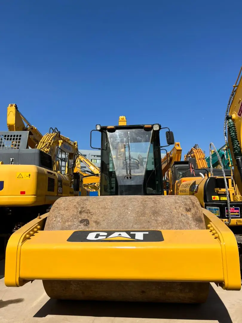 Used Caterpillar CS683E Roller road rollers cat compactor vibratory smooth drum roller construction equipment CS 683  for sale