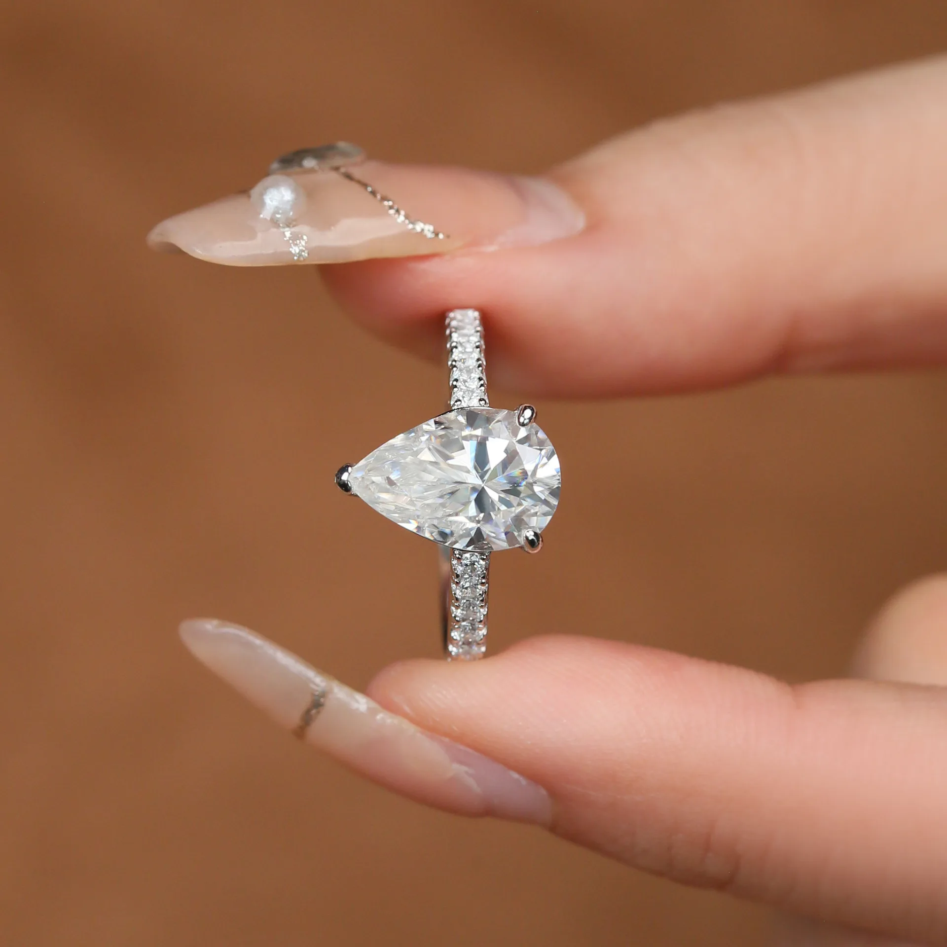 Simple Design Vvs D Color  4 Carat Moissanite Ring Water Drop Shape Pass Diamond Tester Pear Cut Moissanite Ring for Women