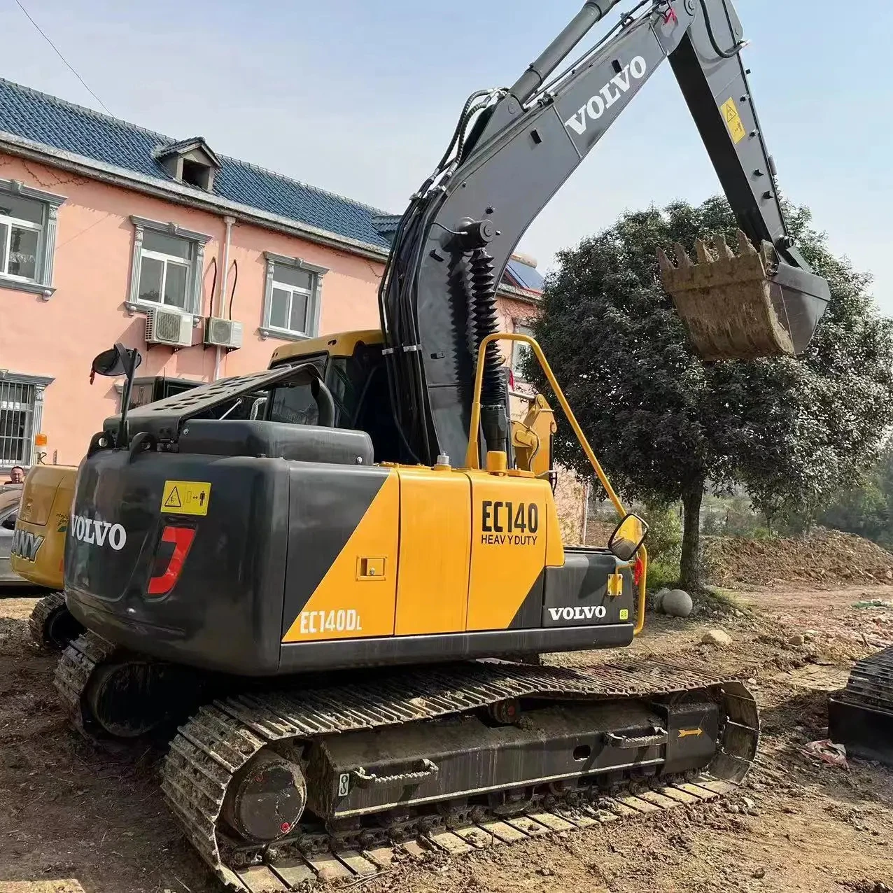 second hand heavy equipment machinery volvo excavator ec140 used excavators middle size volvo ec140