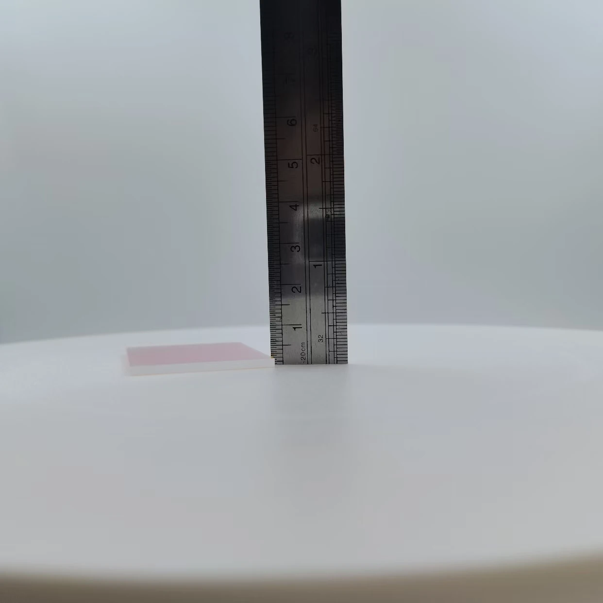 High quality color optical glass filters are widely used in the beauty industry and other industries