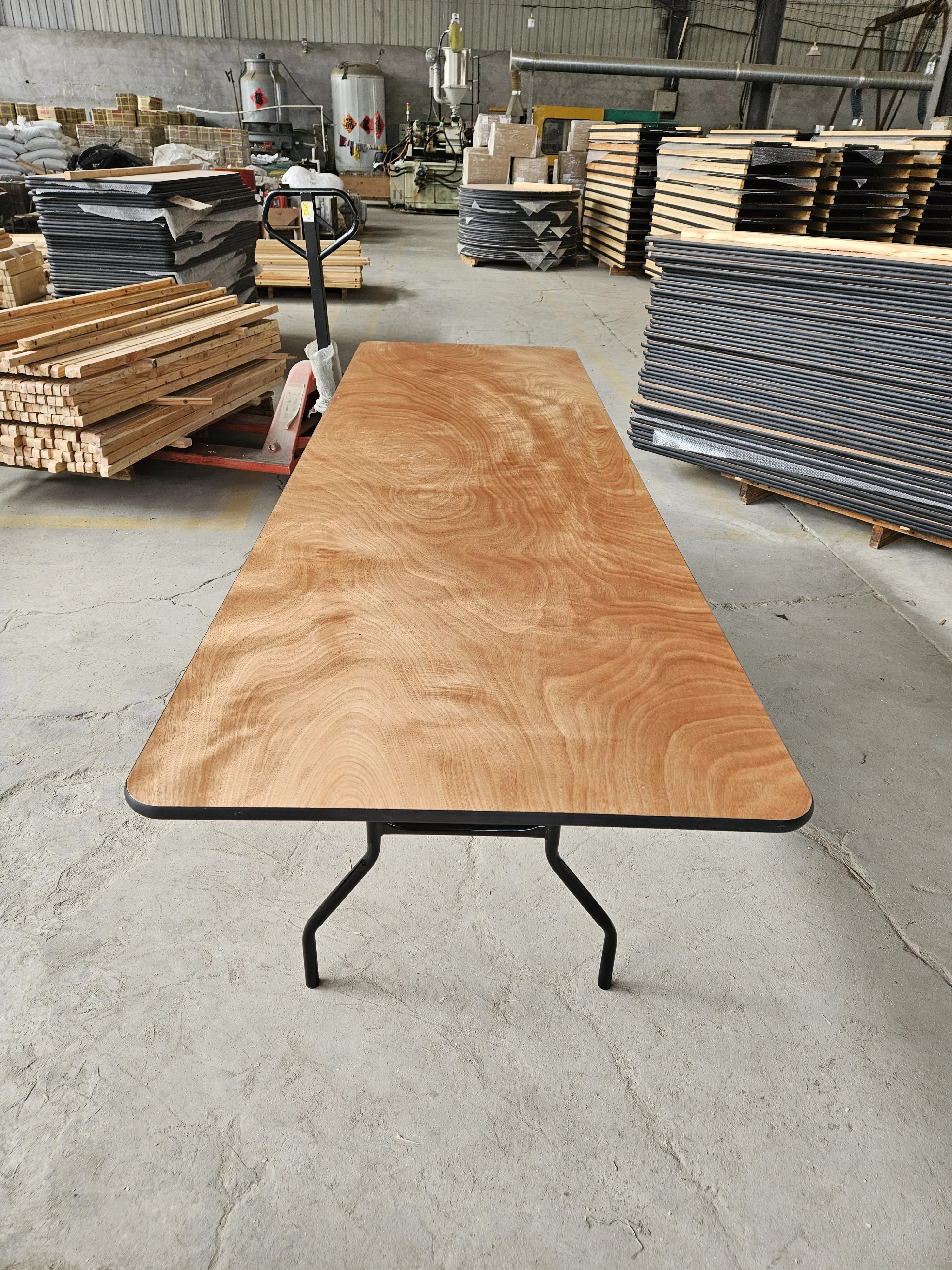 Wholesale Modern Design Banquet Folding Table Plywood Restaurant Table Wedding Event Banquet Wood Round Dining Folding Table