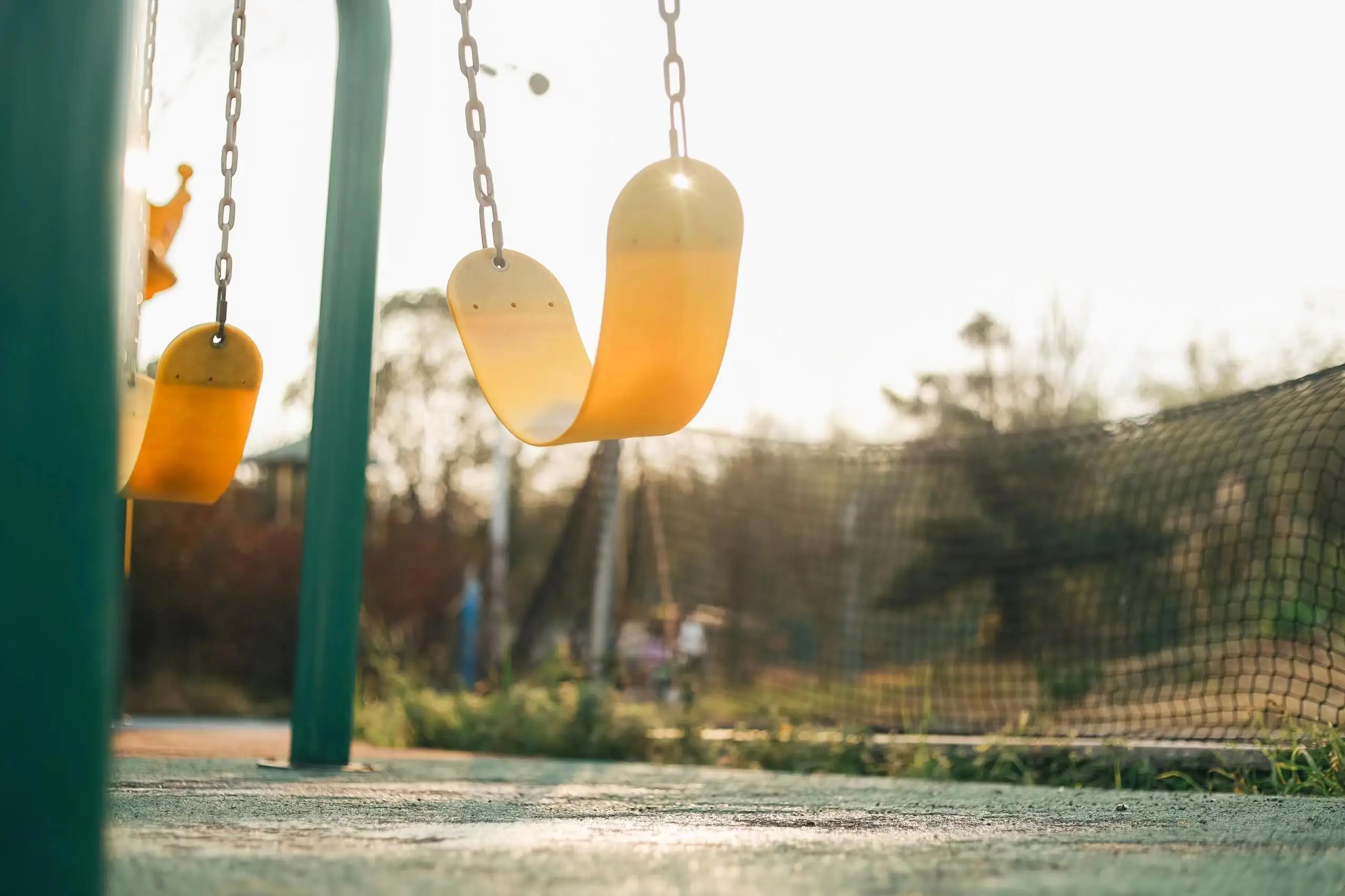 Standard outdoor play plastic with swing sets for toddlers swing seats with full buckets for kindergartens and infants