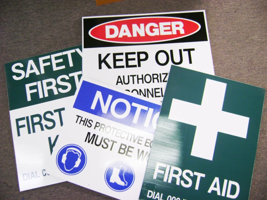 Plastic corrugated sheet for bottles layer pallet