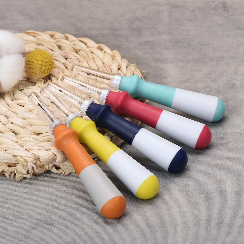 Plastic handle with TPR AA seam ripper in tailoring flat clover seam ripper for cross stitch