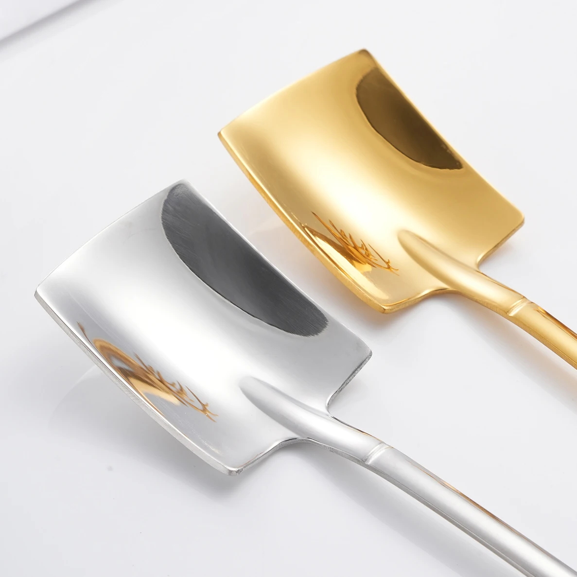 High Quality 304 Stainless Steel Gold Shovel Shape Spoons Mini Rainbow Cake Tea Coffee Ice Dessert Spoon