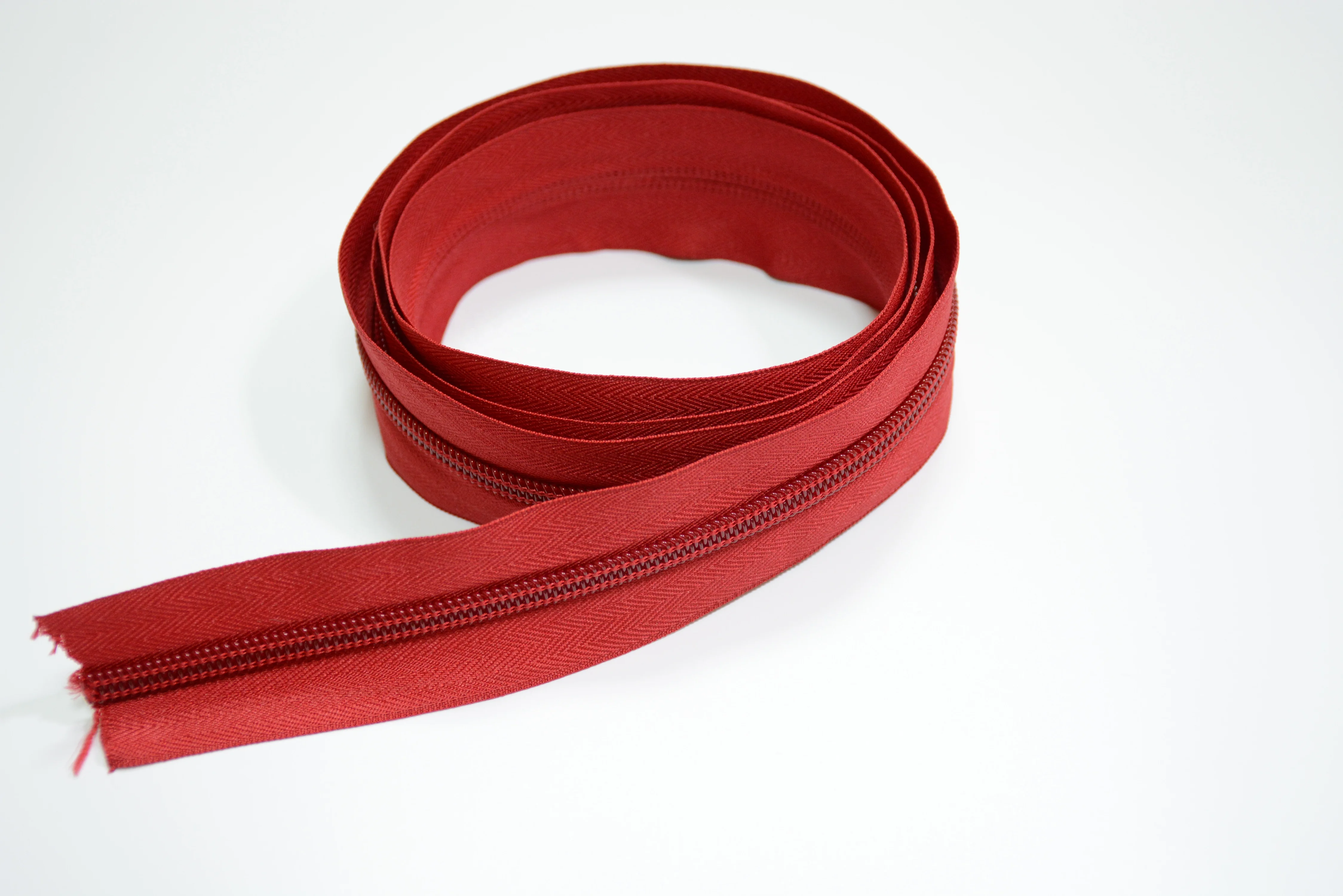 Long Chain Auto Lock Coil Plastic Customized Logo Sustainable Home Zippers Open End Nylon Textile Bag Shoe Garment 1 Bag T/T