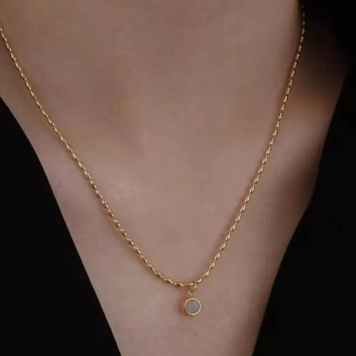 Old Fashion Natural Agate Pendant Bean Necklace 18K Gold Plated Stainless Steel Jewelry Necklace Popular