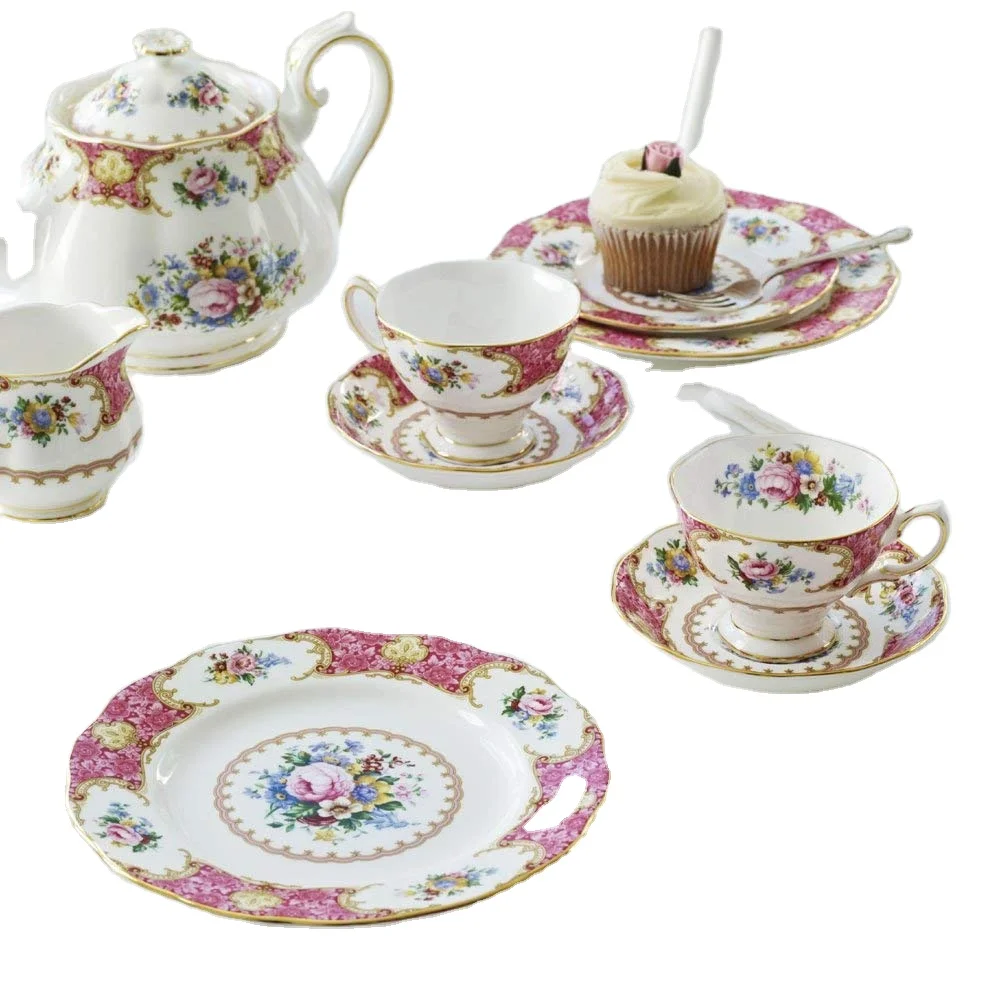 Оптовая продажа дешевый фарфоровый обеденный набор с серебряными тарелками 121